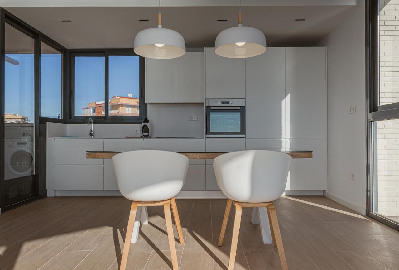 Modern Sea Front Jacuzzi Blue Sky Apartment Alicante Bagian luar foto
