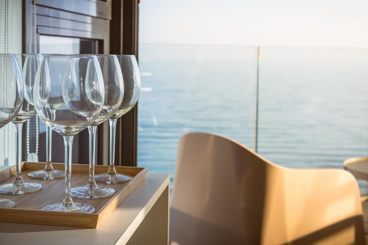 Modern Sea Front Jacuzzi Blue Sky Apartment Alicante Bagian luar foto