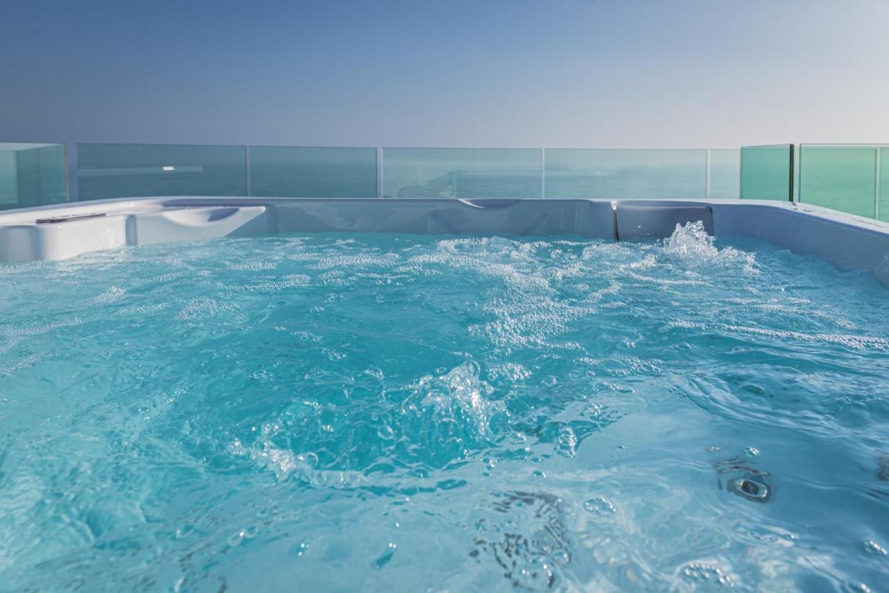 Modern Sea Front Jacuzzi Blue Sky Apartment Alicante Bagian luar foto
