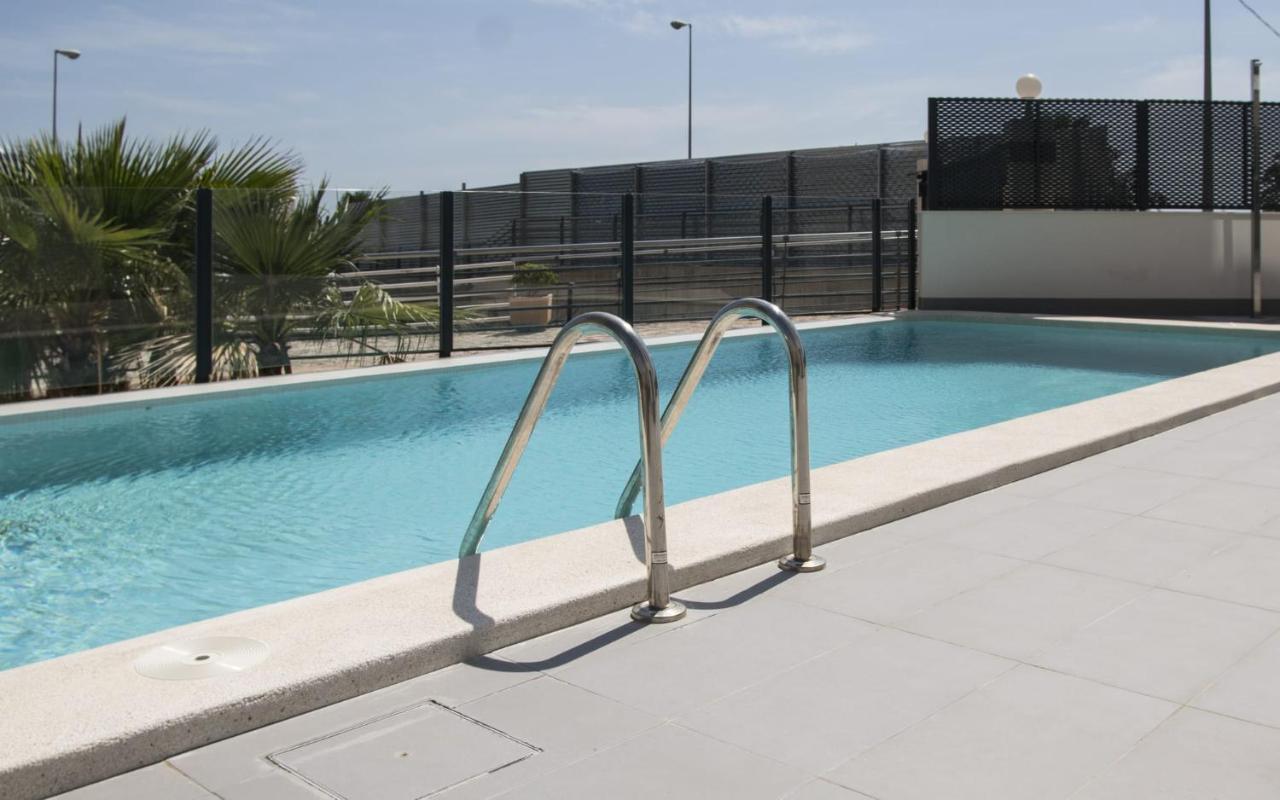 Modern Sea Front Jacuzzi Blue Sky Apartment Alicante Bagian luar foto